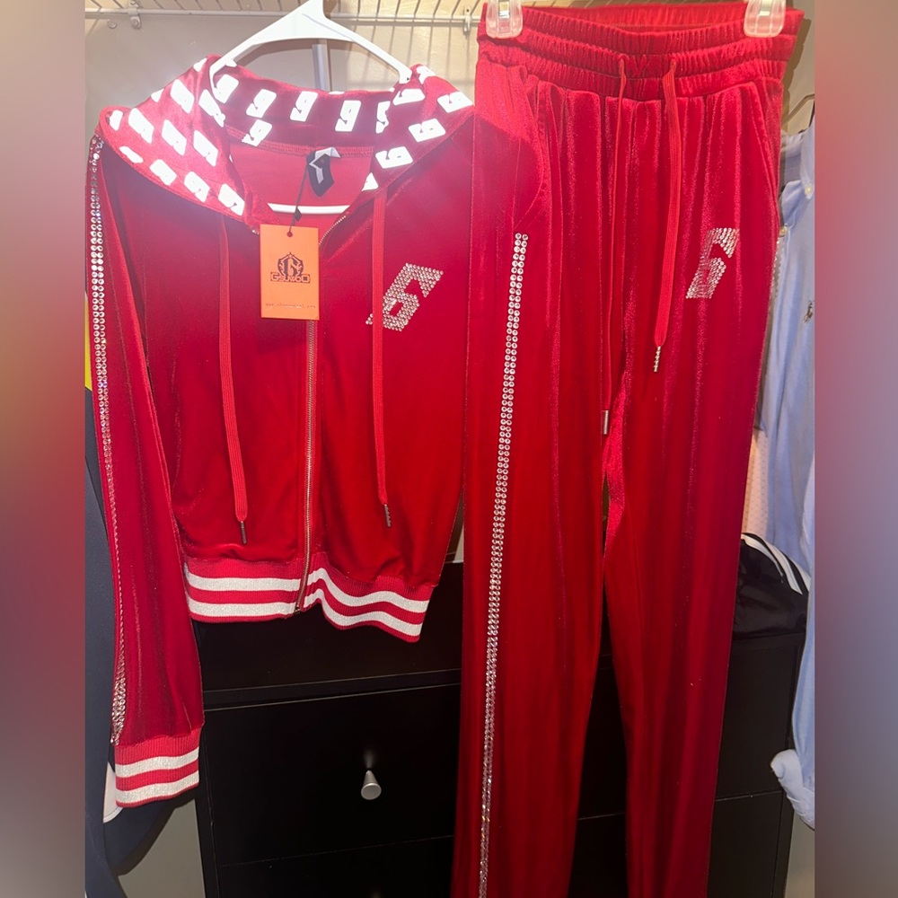 GSUWOO Tracksuit